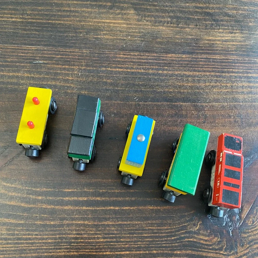 KidKraft‎ Wooden Magnetic Train Car Set 5pc Toys R Us Cargo Engine 2007